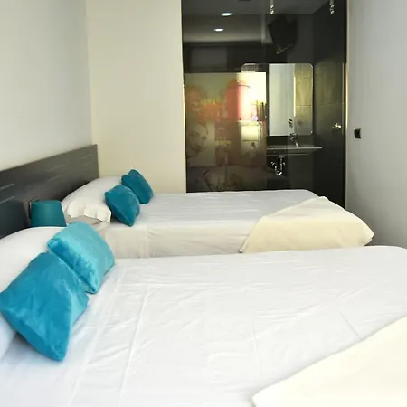 מלון 10 ז'ירונה